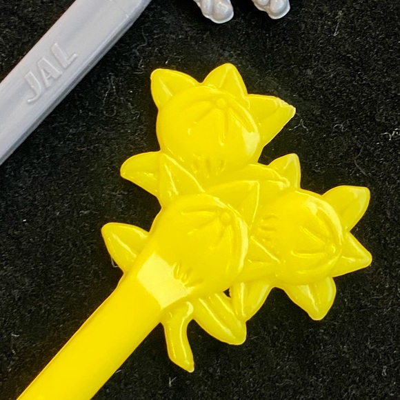 Vintage 60’s-70’s, JAL, Japan Air Lines Stirrer Sticks/Swizzle Stick Yellow Gray - Picture 7 of 10